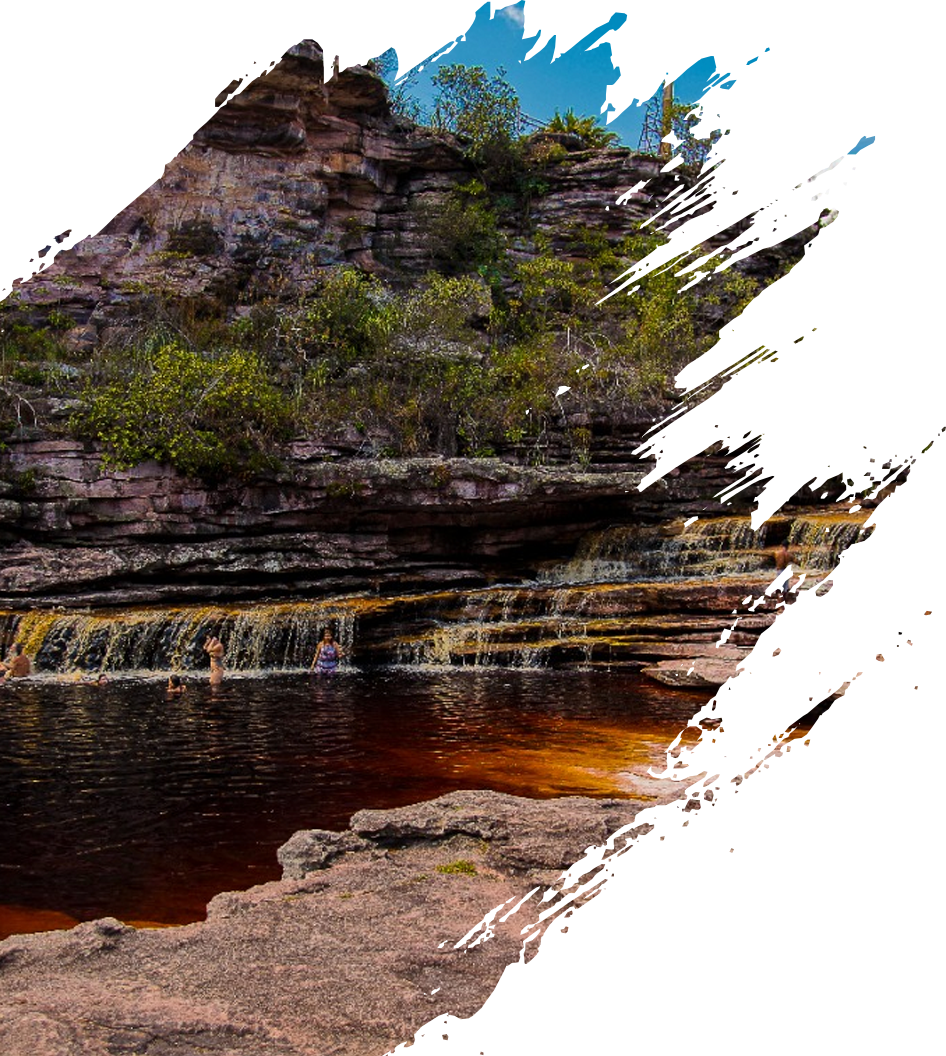 Cachoeira e poço natural na Chapada Diamantina